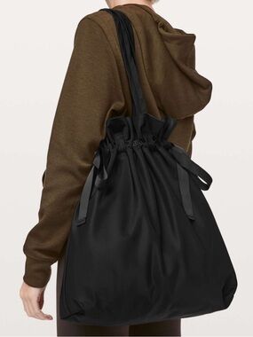 Lululemon Easy As Sunday Tote
